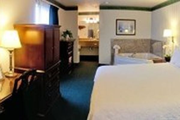EMERALD DOLPHIN INN (Fort Bragg)